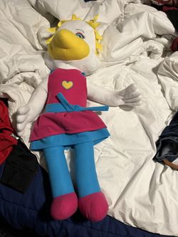 Chuck e Cheese Helen Plush Large 