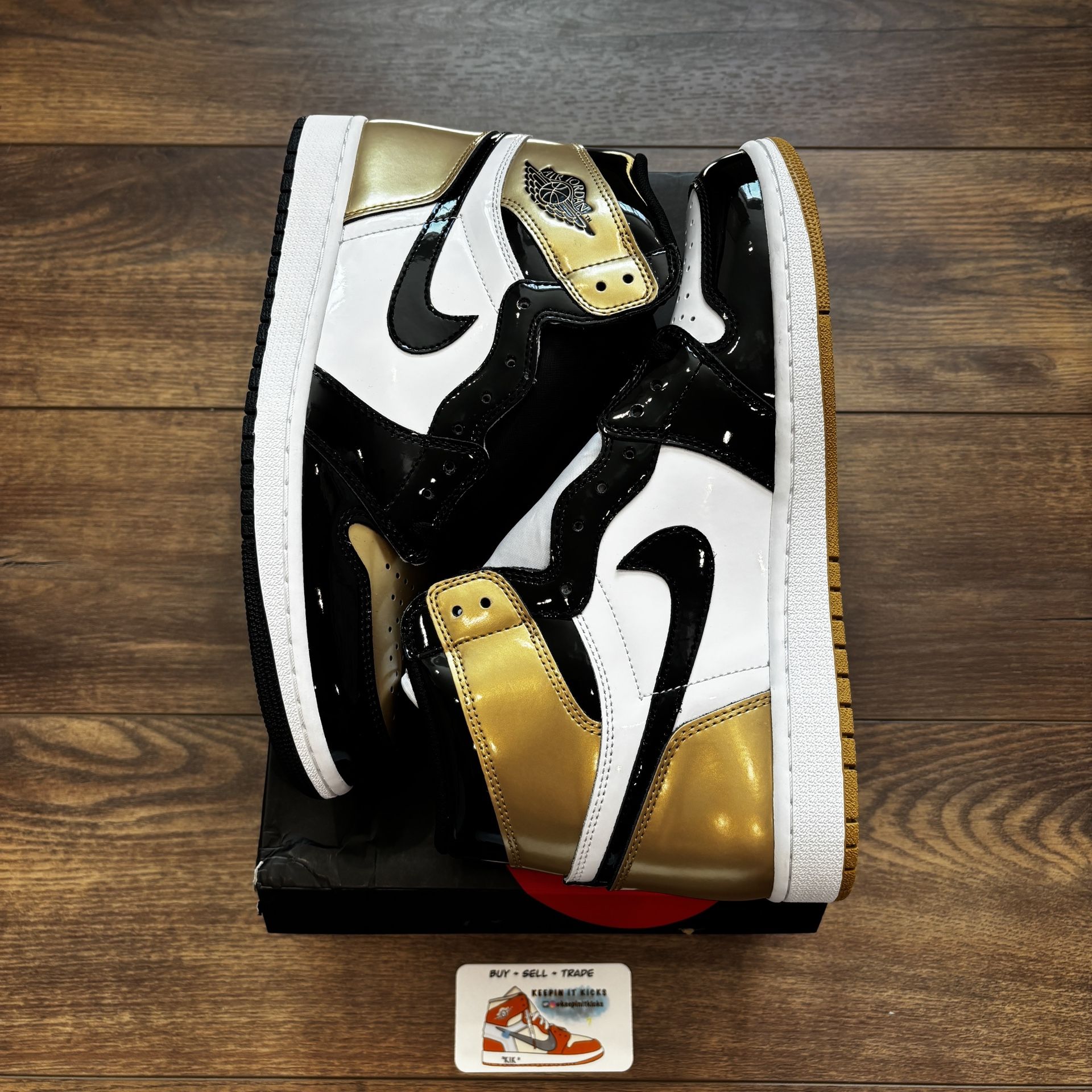 Brand New - Jordan 1 Gold Top 3
