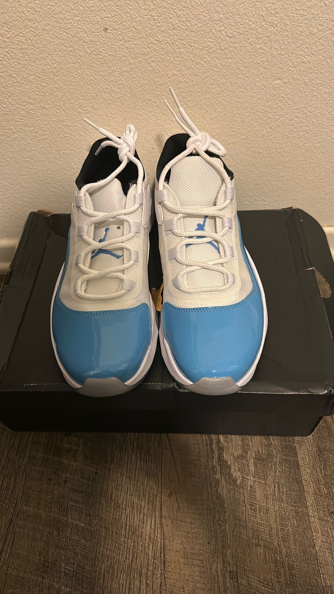 Air Jordan 11 CMFT Low
