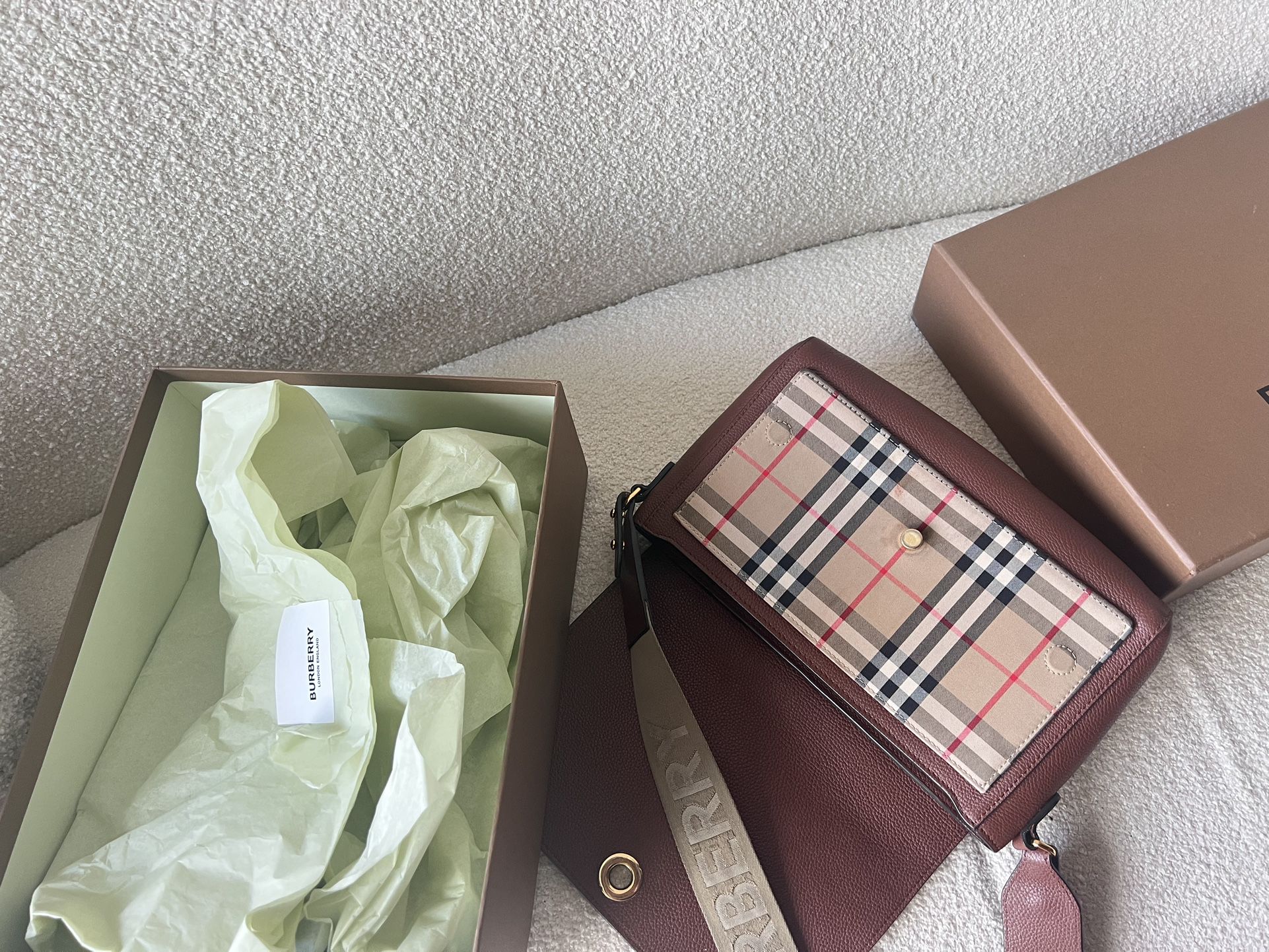 Burberry Purse for Sale in Houston, TX - OfferUp