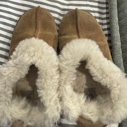 Ugg Slippers Size 6 Women’s 