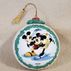 1999 Walt Disney on Ice Mickey & Minnie Classics Collection Ornament w/box & COA