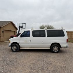2000 Ford E-350