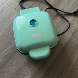 Dash Mini Sous Vide Style Egg Bite Maker