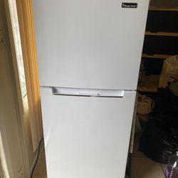 Magic Chef Refrigerator 