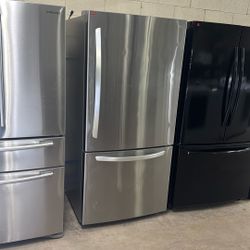 LG BOTTOM FREEZER REFRIGERATOR $399