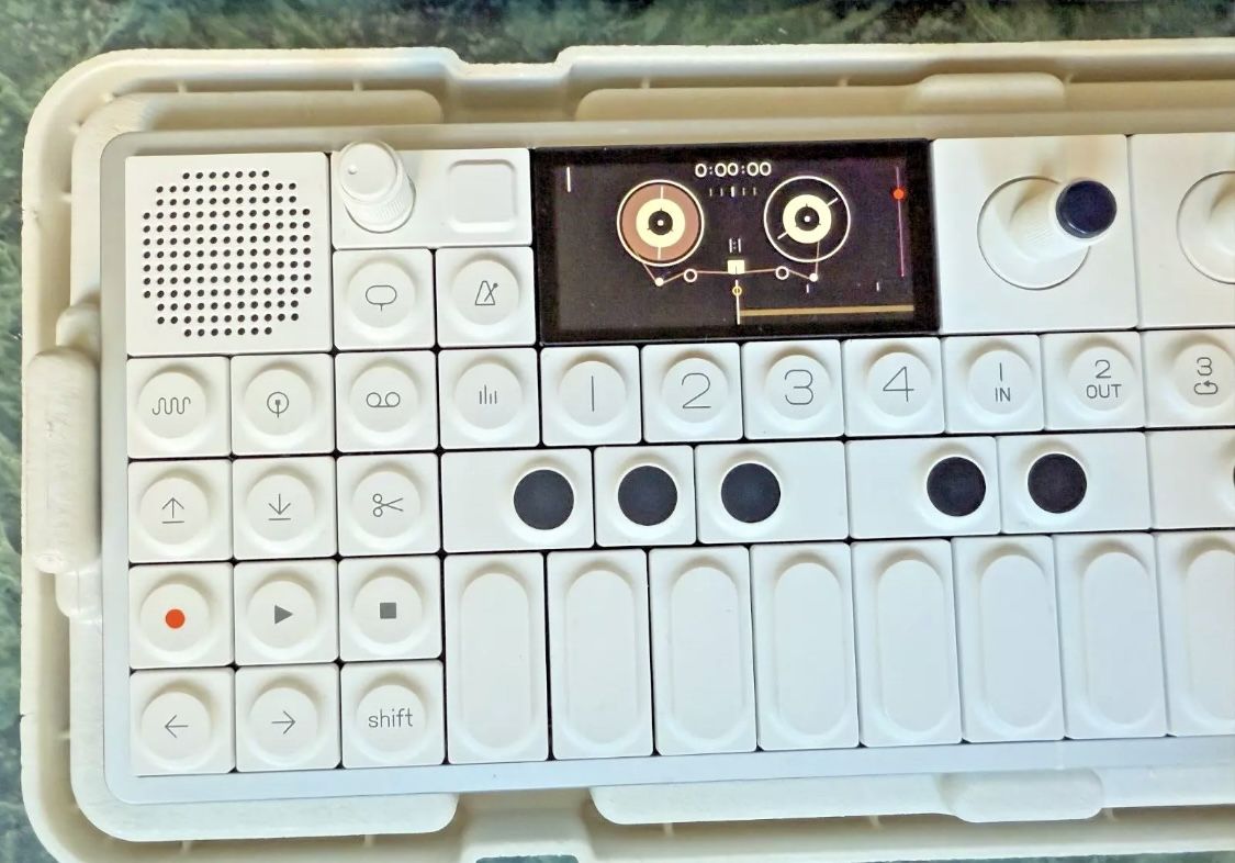 Teenage engineering op-1 field