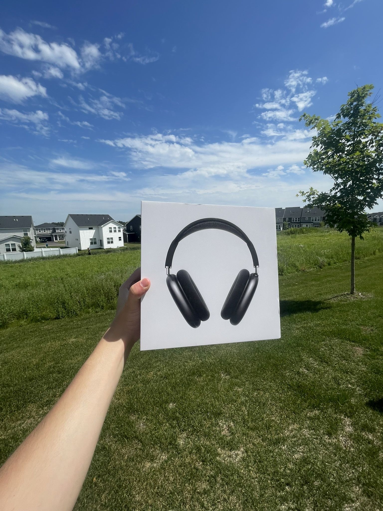 Dark Grey Airpod Maxes