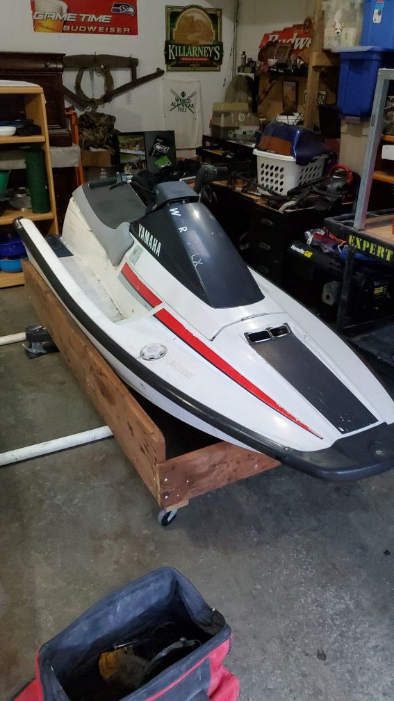 91 600 cc Jet ski wake runner