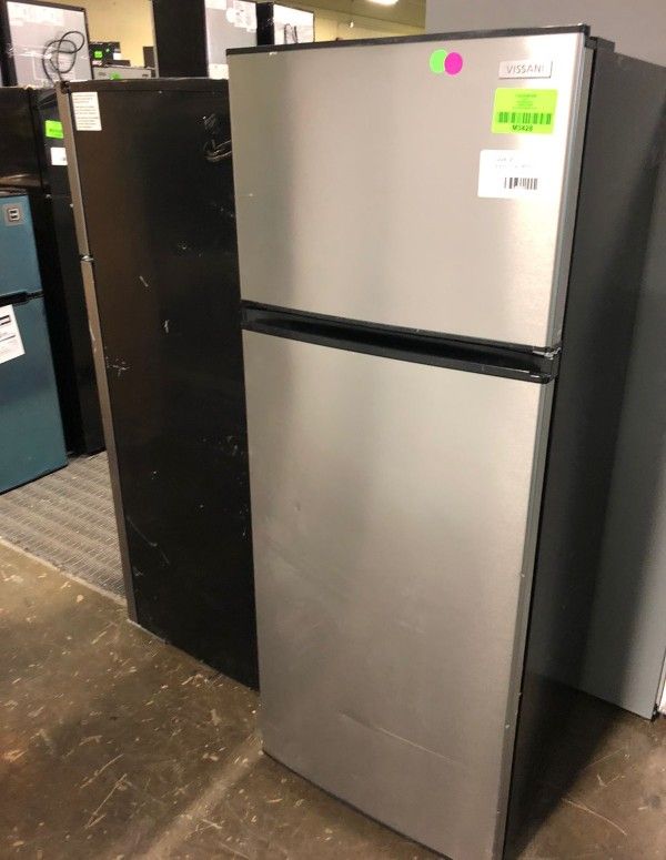 Vissani MDFF7SS 7.1 cu. ft. Top Freezer Refrigerator for Sale in San