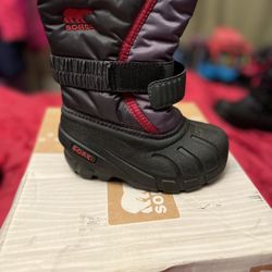 Sorel Snow Boots Size 8 Toddlers Used 1 time Semi New 