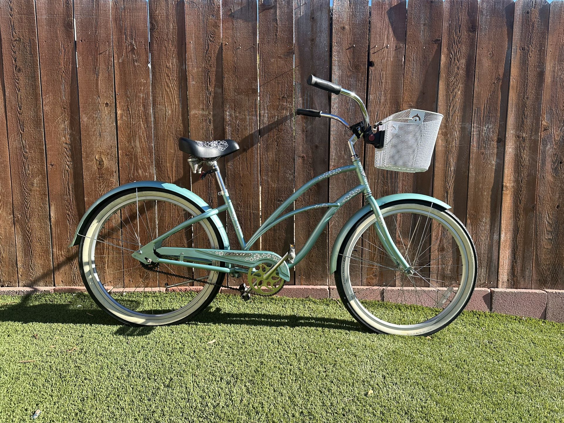 Xmas Special. Electra Hawaii Model In Sea Foam Green. Women’s 26 Inch Beach Cruiser.