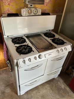 O’Keefe & Merritt Stove