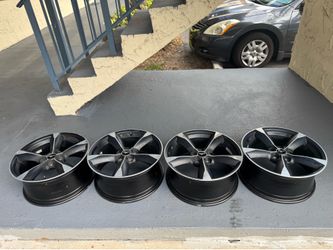 Rims 18  ford mustang