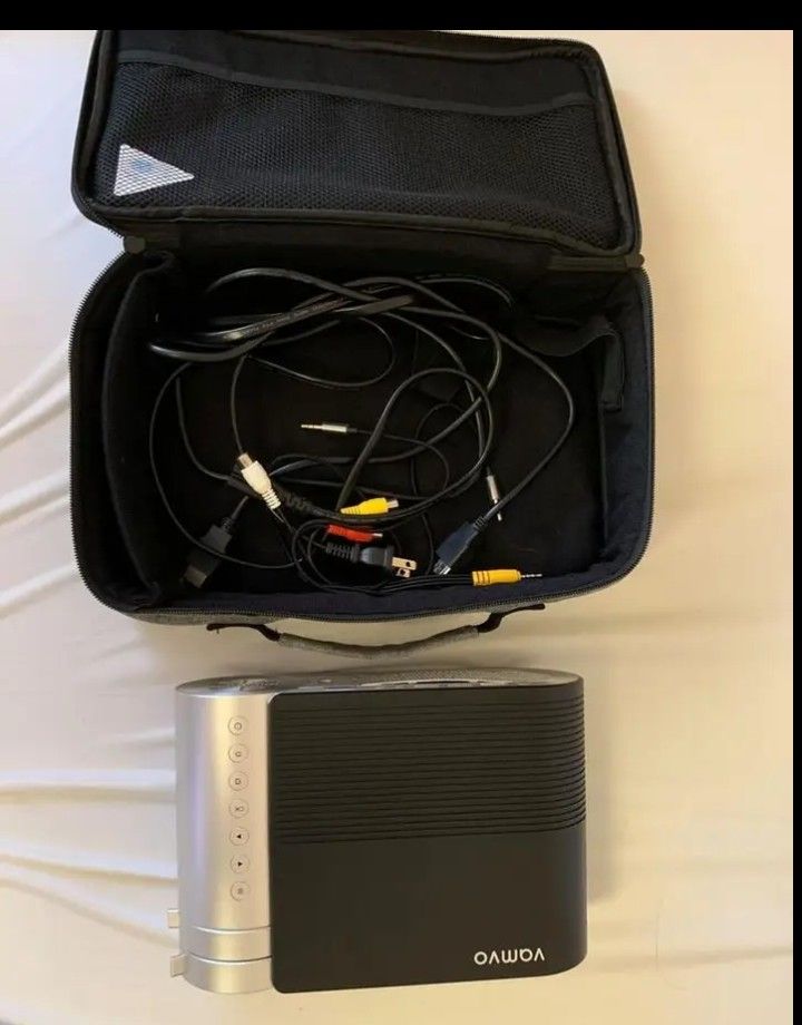 PROJECTOR