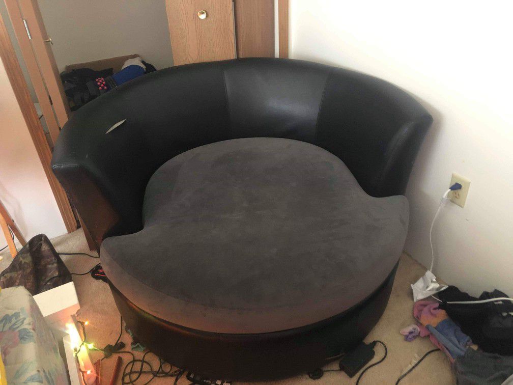 Circle chair