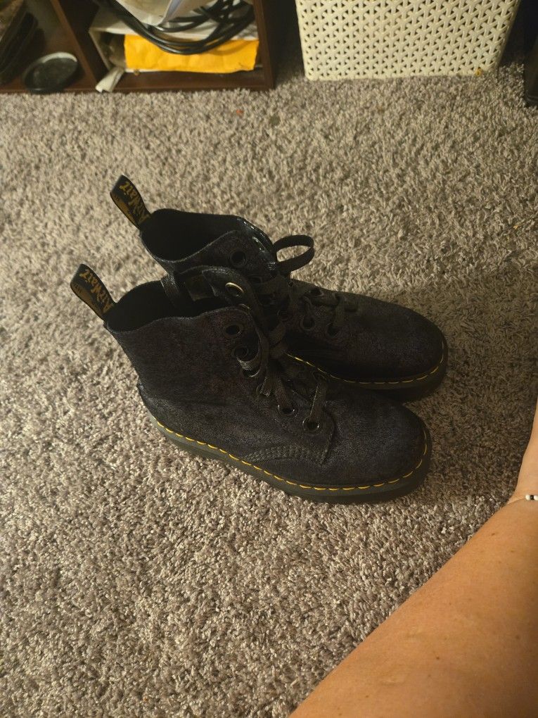 !!!NEW DR. MARTIN BOOTS!!!