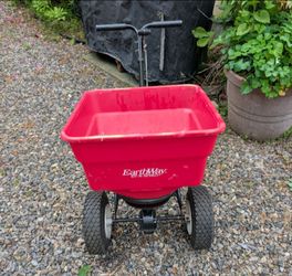 Earthaway spreader