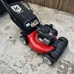 YardMachine Self Propelled Mower READ DESCRIPTION 