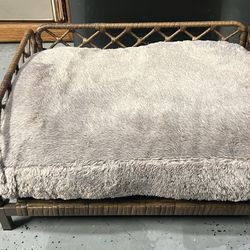 Square pet bed with very soft cushion NEW