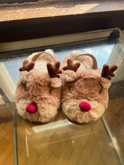 Toddlers slippers $2