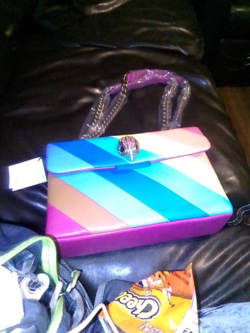 Kurt Geiger
Leather shoulder bag KENSINGTON