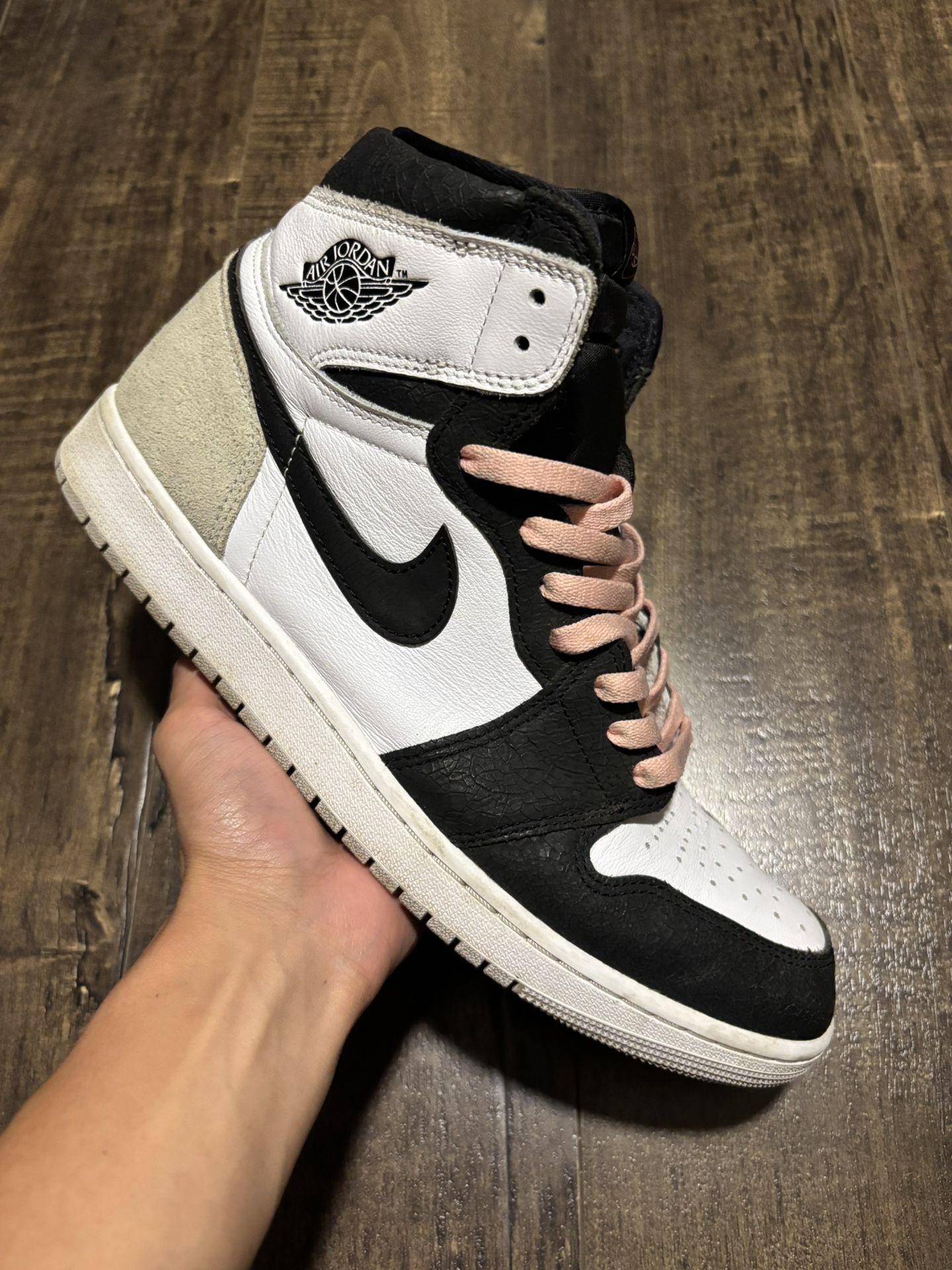 Jordan 1 Bleached Coral