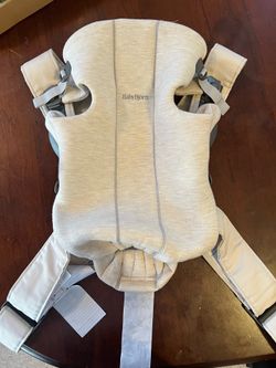 Baby bjorn carrier