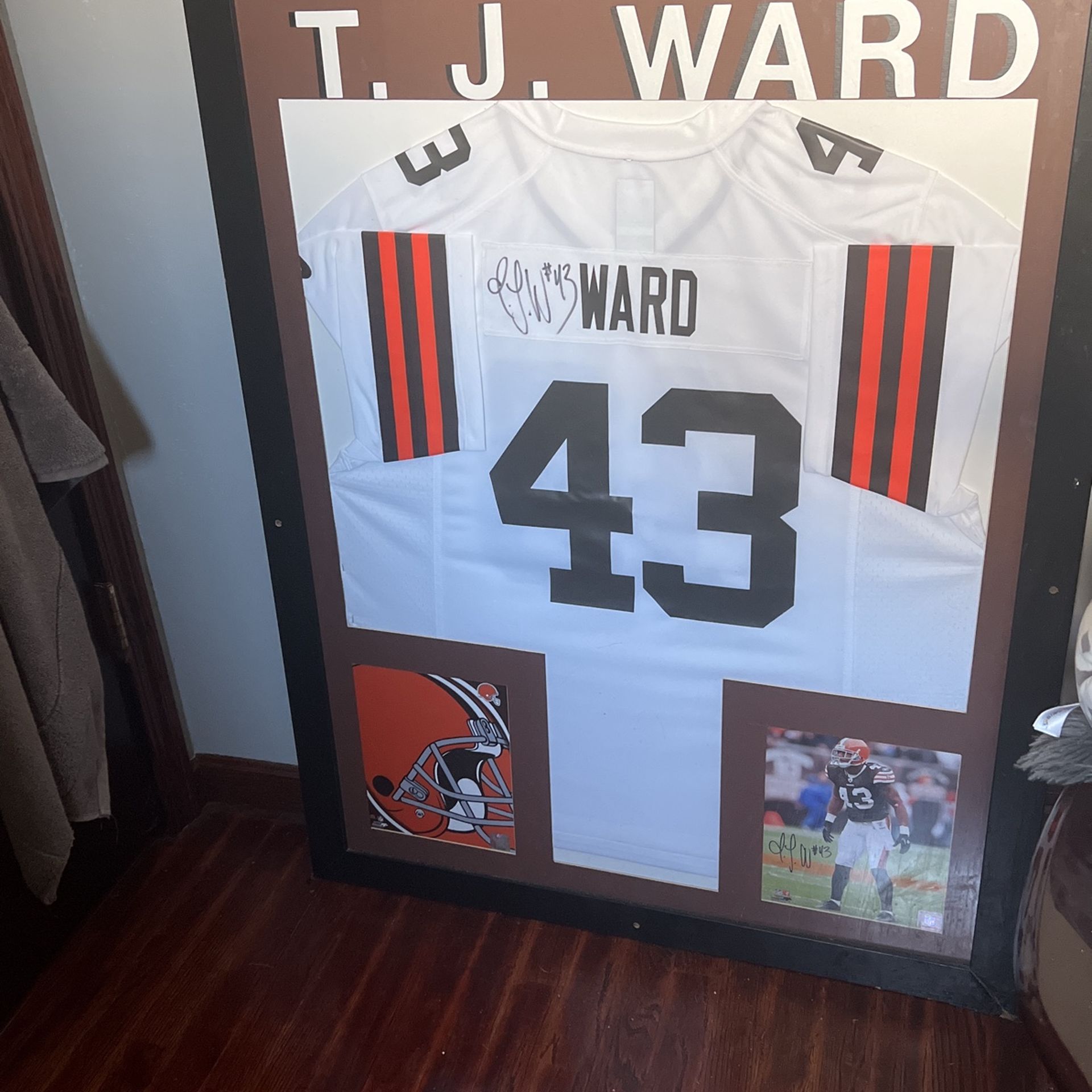 CHECK DESCRIPTION - Cleveland Browns TJ Ward #43 Signed and Framed Jersey