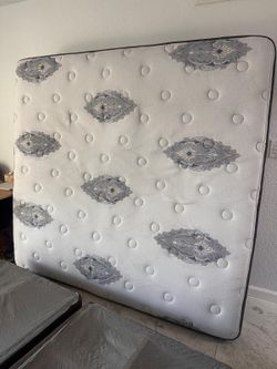 King bed & box springs