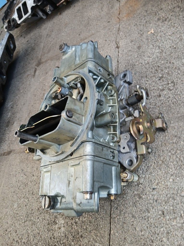 HOLLEY 700CFM DOUBLE PUMP CARBURETOR!!!225$