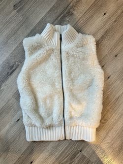 Gap Kids Fuzzy Zip Up Vest! (Size L)