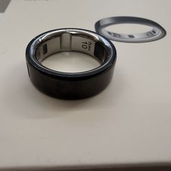 Black Oura ring, size 10