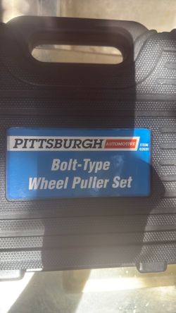 Bolt-type wheel puller set