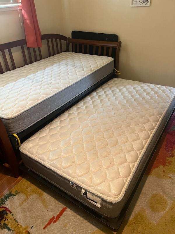 Daybed With Popup Trundle, 2 Mattresses for Sale in Los Angeles, CA