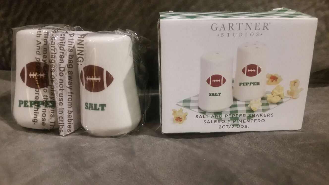 Gartner Studios Football Salt and Pepper shakers new
