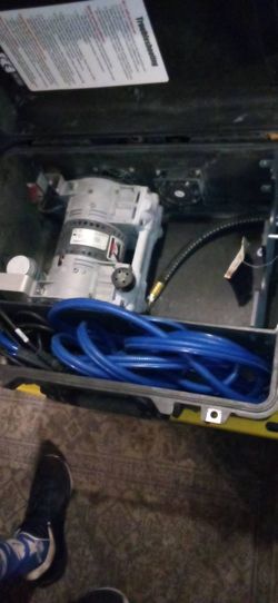 Thomas WOB-L piston pump/compressor assembly