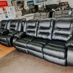 Vacherie Black Reclining Living Room Set