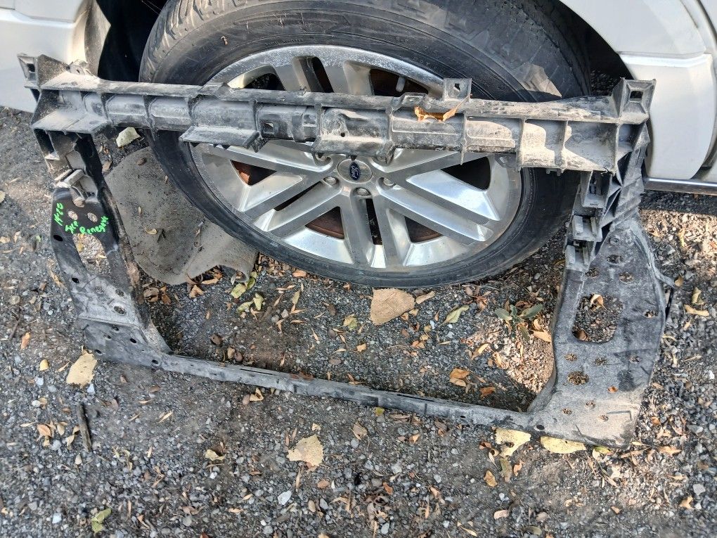 2019-2022 Jepp Renegade Radiator Soport 