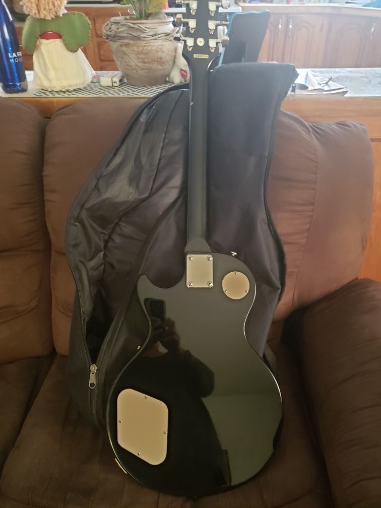 Like new condition electric guitar