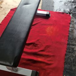 DA-7. FLAT BENCH EXCELLENT CONDITION 
11525 S HALSTED DUNKIN DONUTS 
30$  CASH ONLY