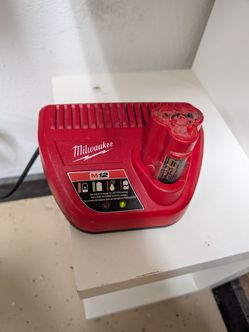 Milwaukee m12 charger and batter