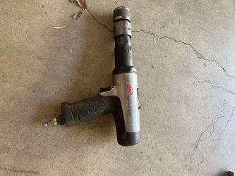 Ingersoll Rant Air Chisel And Assorted Bits 