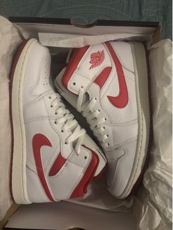 Jordan 1 mid SE