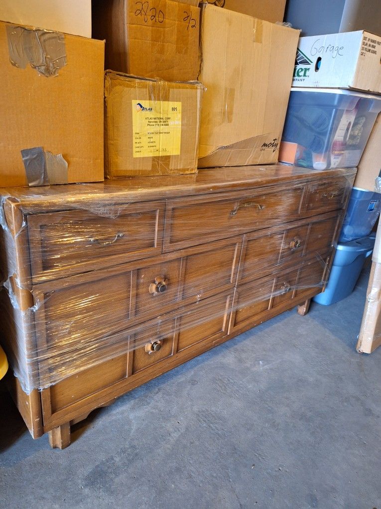 Dresser With Large Mirror