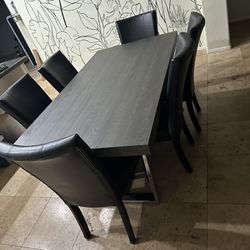 Dining table & Chairs