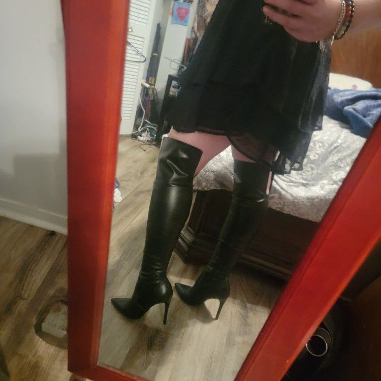 Knee Size Boots 