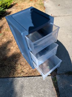 Storage container