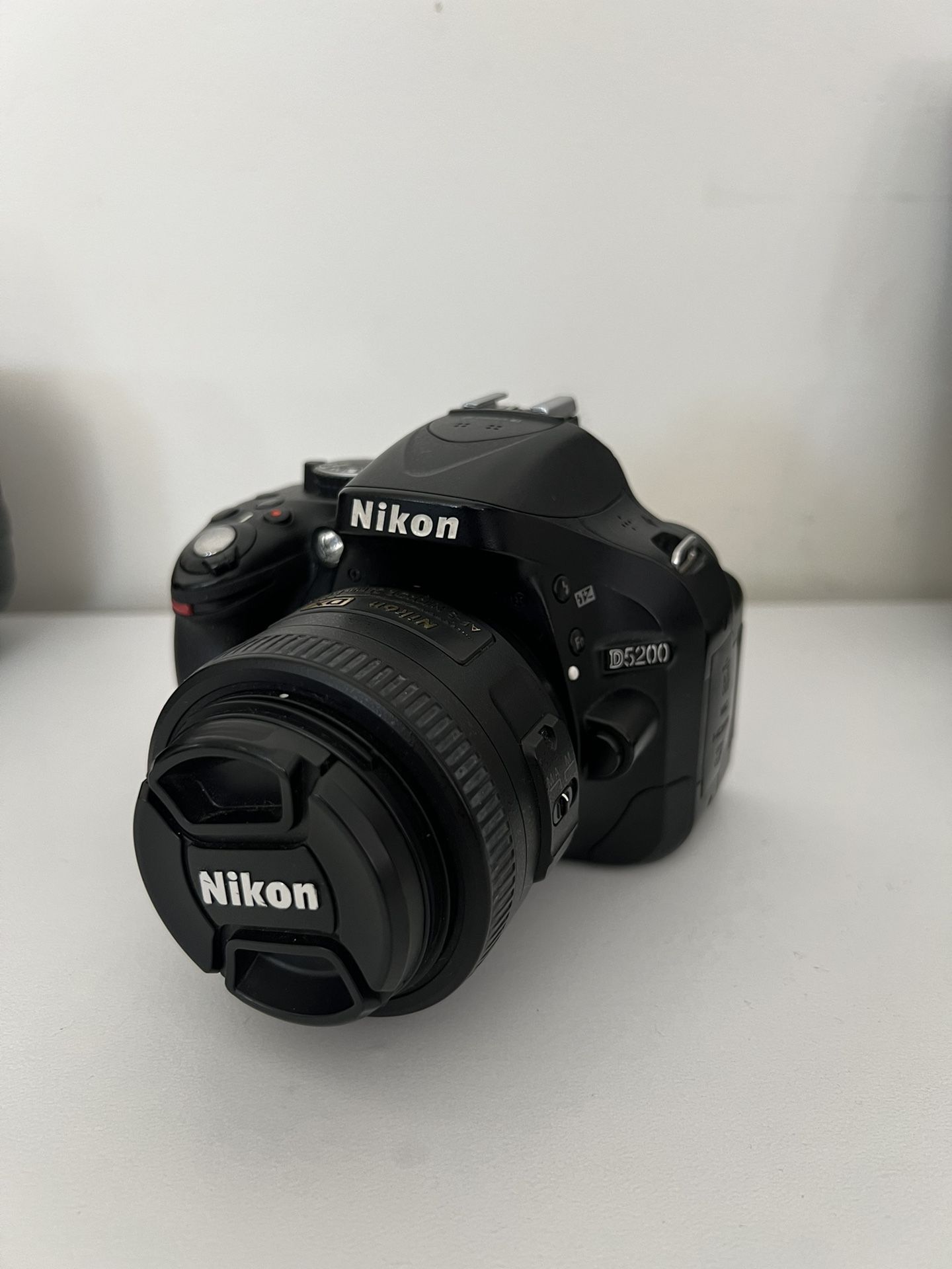 Nikon D5200 Camera (BUNDLE)