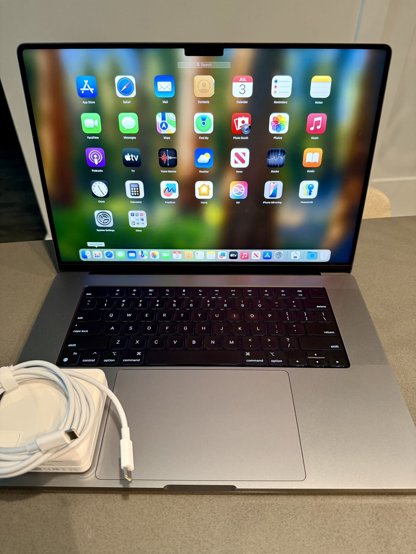 MacBook Pro 16” (2021) - M1 Pro Chip - 16GB RAM - 512GB SSD